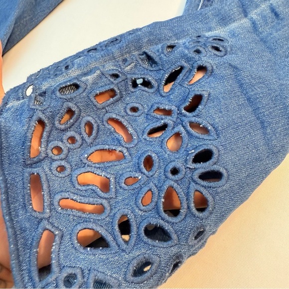 Susan Graver Capri Jeans 10P Slim Fit Ankle Cropped Eyelet Hem Blue Denim - Picture 3 of 14